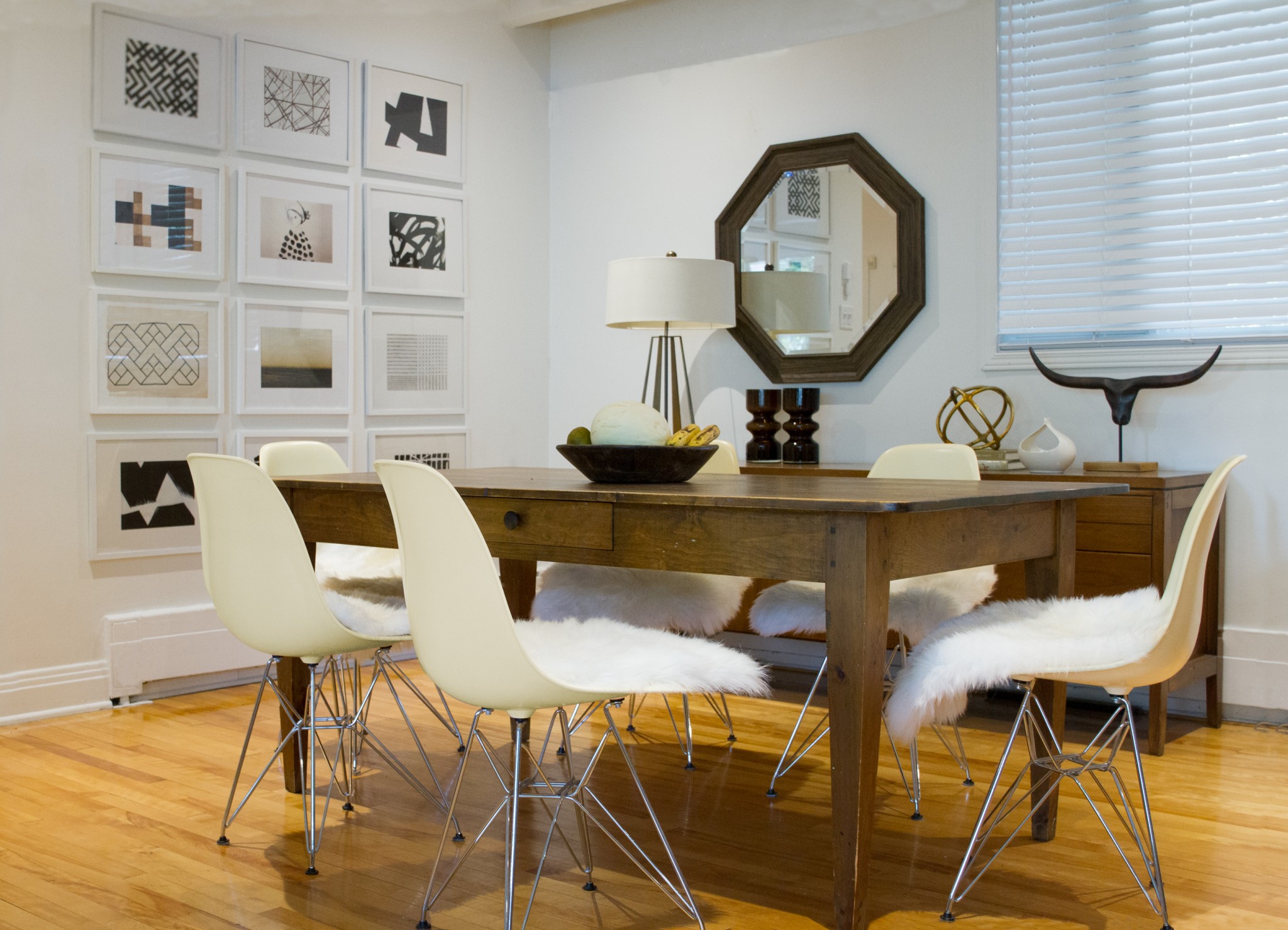 17" X 17" White Synthetic Solid Color Pad - Image 7