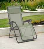 28" Green Steel Outdoor Zero Gravity Chair with Green Cushion