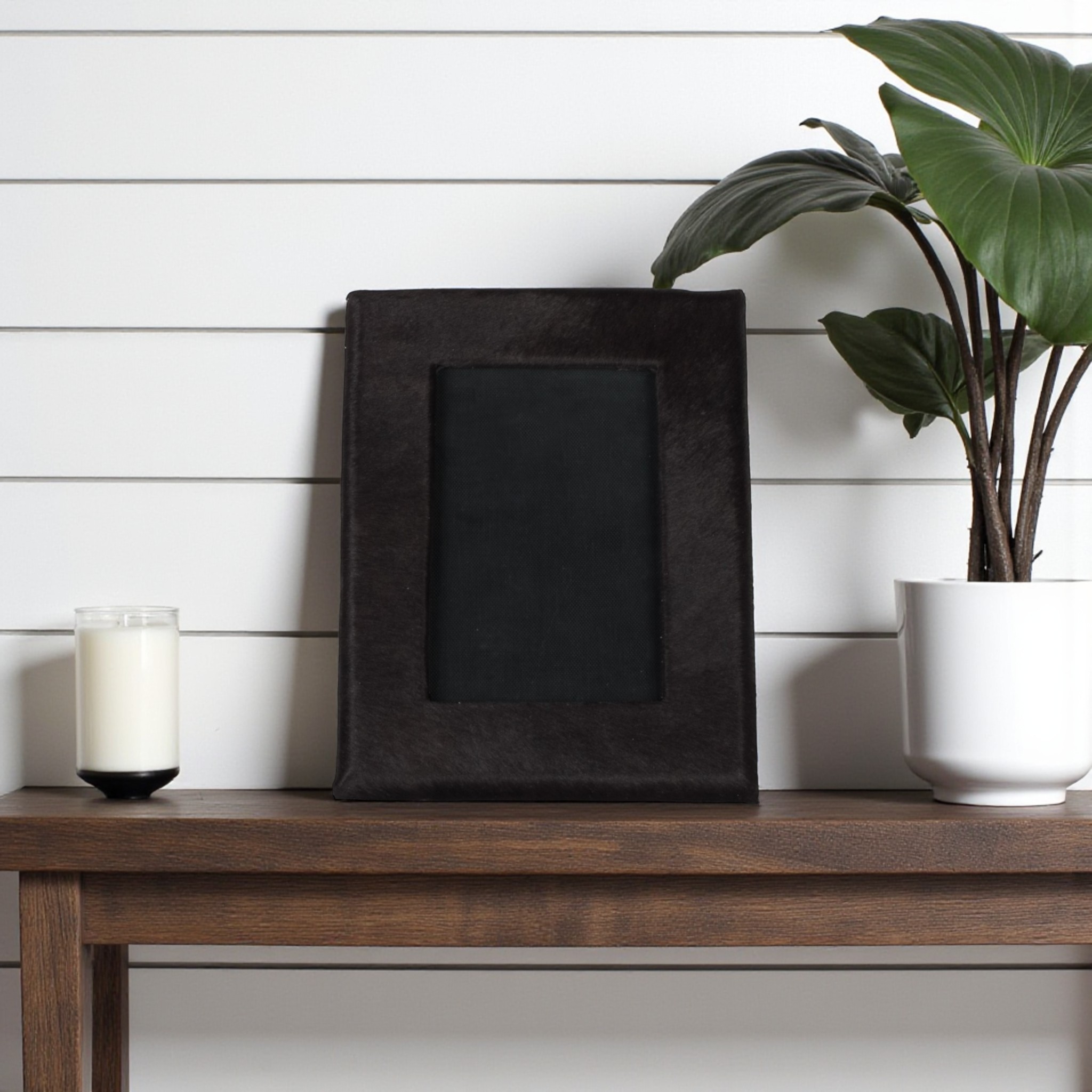 4" x 6" Black Cowhide Picture Frame with Mat