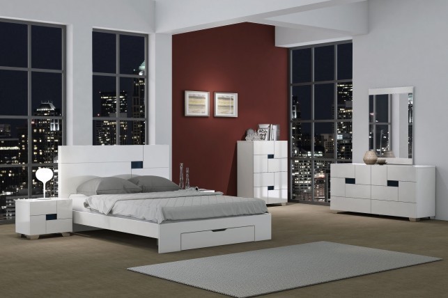 Four Piece White Solid Wood Bedroom Set With Mirror - Image 7