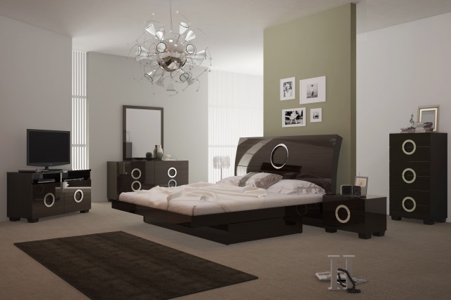Four Piece Wood Brown Solid Wood Bedroom Set With Mirror - Image 8