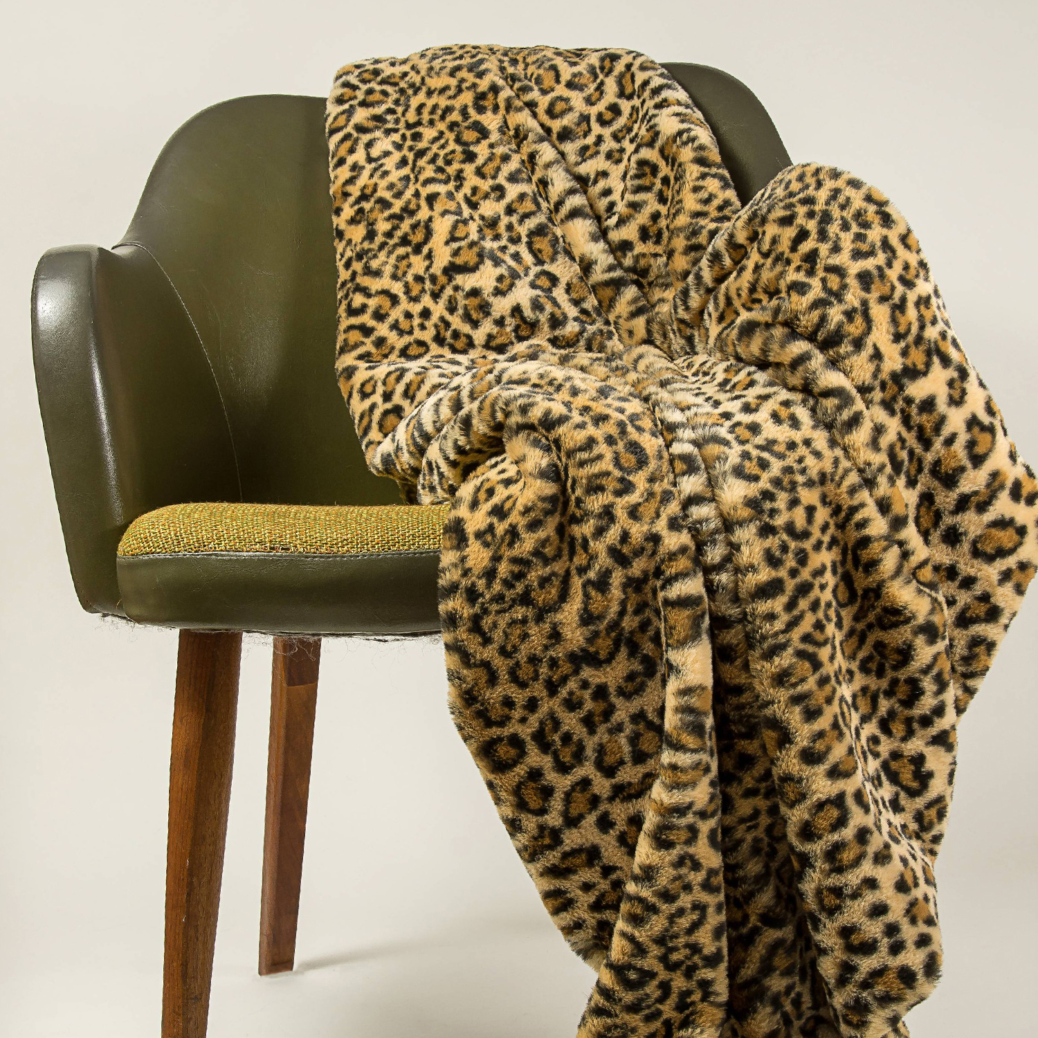 50" X 70" Brown and Black Faux Fur Leopard Plush Throw Blanket - Image 7