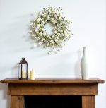 23" Green and White Artificial Spring Daisy Wreath